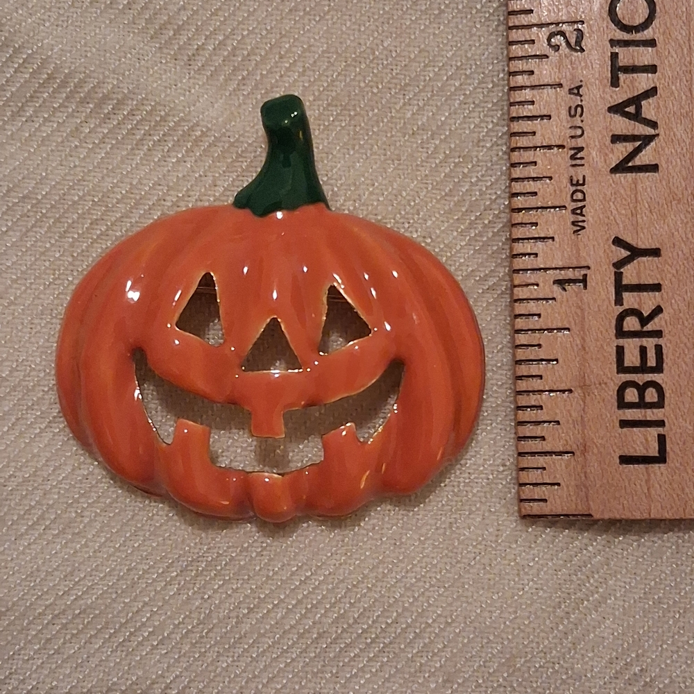 Halloween Jack-O-Lantern Brooch - Picture 3 of 5